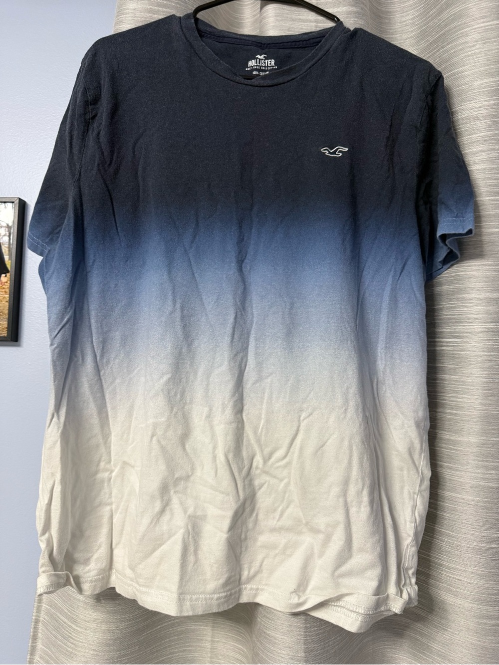Hollister Men's Navy to White Ombre Crew Tee